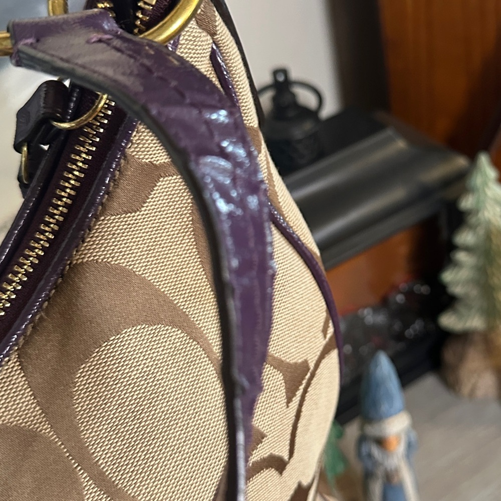 Coach Signature Stripe Convertible Hobo. - Picture 9 of 14